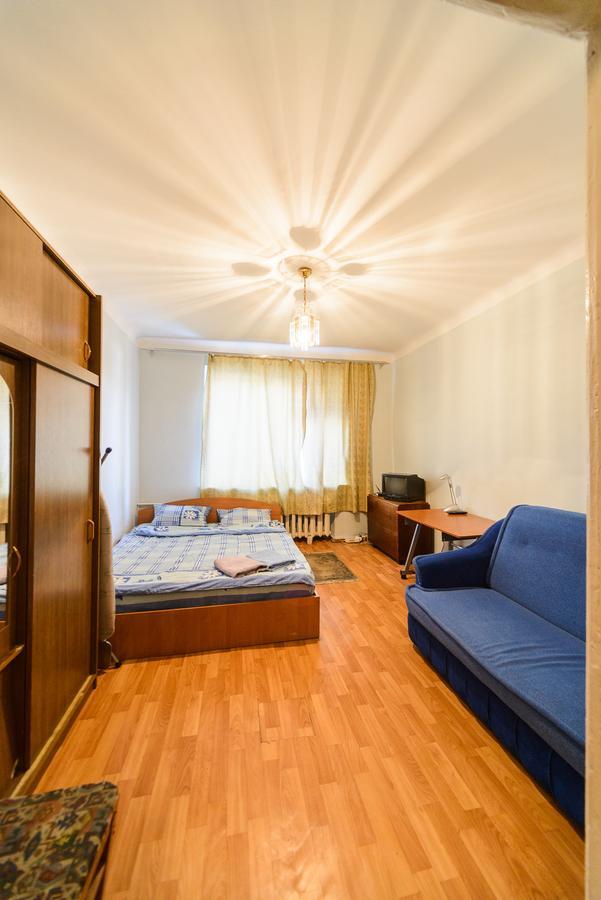 Квартира По Адресу Ул. Черняховского 12 Kyiv Exterior photo